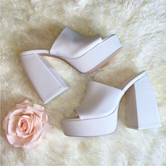 NWT Forever 21 Faux Snakeskin Platform Block Heels - Picture 6 of 9